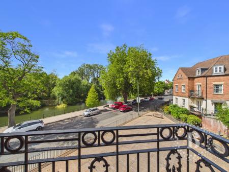 2 bedroom Flat for sale in Chester Street, Shrewsbury, SY1