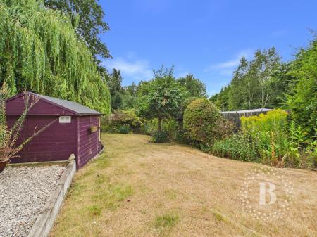 3 bedroom Semi-detached house for sale in Oakfield Road, Copthorne, Shrewsbury, SY3