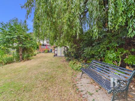 3 bedroom Semi-detached house for sale in Oakfield Road, Copthorne, Shrewsbury, SY3