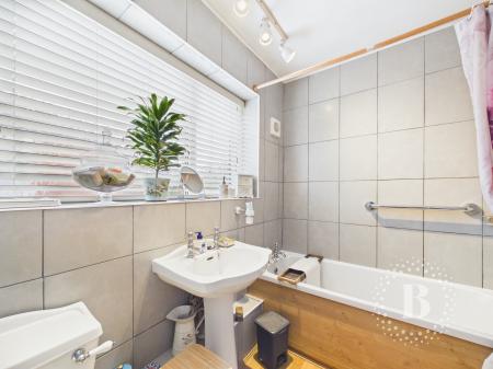 3 bedroom Semi-detached house for sale in Oakfield Road, Copthorne, Shrewsbury, SY3