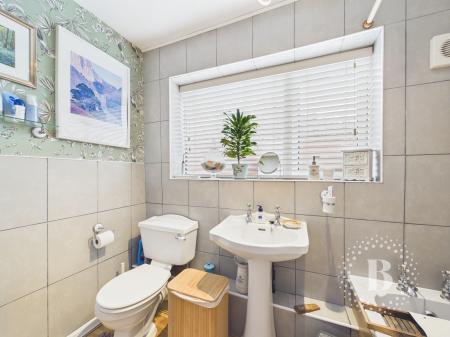 3 bedroom Semi-detached house for sale in Oakfield Road, Copthorne, Shrewsbury, SY3