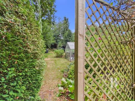 3 bedroom Semi-detached house for sale in Oakfield Road, Copthorne, Shrewsbury, SY3