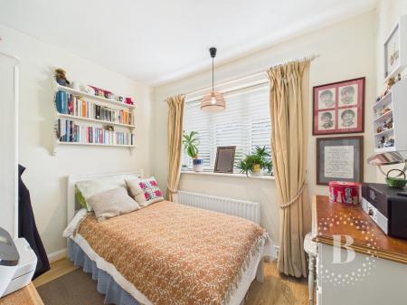 3 bedroom Semi-detached house for sale in Oakfield Road, Copthorne, Shrewsbury, SY3