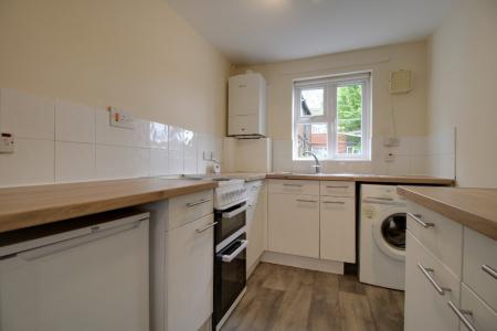 2 bedroom Flat to let in Falcons Way, Copthorne, Shrewsbury, SY3