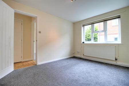 2 bedroom Flat to let in Falcons Way, Copthorne, Shrewsbury, SY3