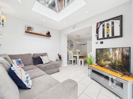 3 bedroom Semi-detached house for sale in Mount Pleasant Rd, Mount Pleasant, Shrewsbury, SY1