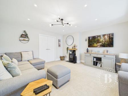 3 bedroom Semi-detached house for sale in Mount Pleasant Rd, Mount Pleasant, Shrewsbury, SY1