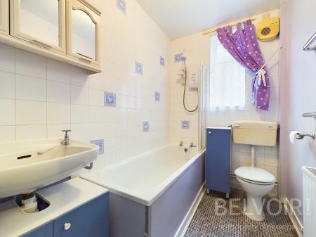 3 bedroom Semi-detached house to let in Round Hill Green, Coton Hill, Shrewsbury, SY1