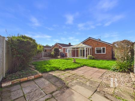 2 bedroom Bungalow to let in Cedar Avenue, Shawbury, SY4