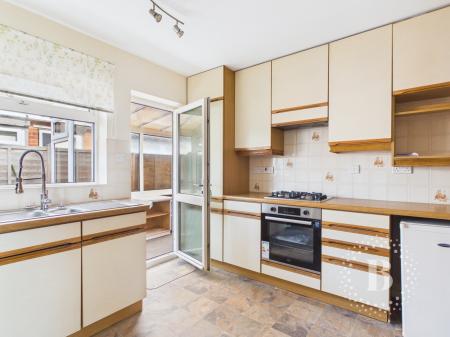 2 bedroom Bungalow to let in Cedar Avenue, Shawbury, SY4