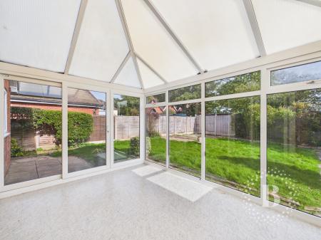 2 bedroom Bungalow to let in Cedar Avenue, Shawbury, SY4