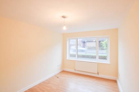 2 bedroom Flat to let in Hatherley Crescent, Bexley, Sidcup, DA14