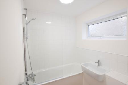 2 bedroom Flat to let in Hatherley Crescent, Bexley, Sidcup, DA14