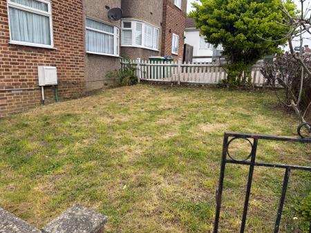 2 bedroom Maisonette to let in Edendale Road, Bexleyheath, DA7