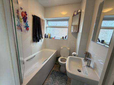 2 bedroom Maisonette to let in Edendale Road, Bexleyheath, DA7