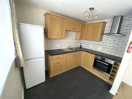 1 bedroom Studio flat to let in Spinney Gardens, London, SE19