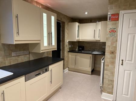 4 bedroom Detached house to let in Acacia Way, Bexley, Sidcup, DA15