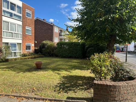 1 bedroom Flat to let in Sidcup Hill, Bexley, Sidcup, DA14