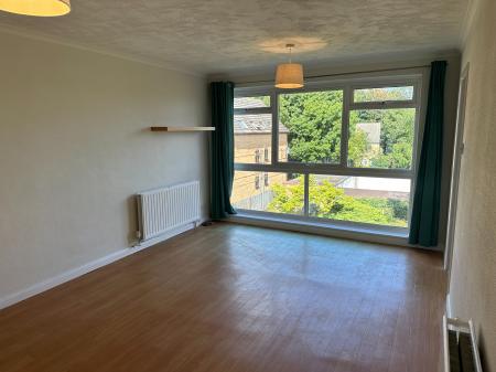 1 bedroom Flat to let in Sidcup Hill, Bexley, Sidcup, DA14