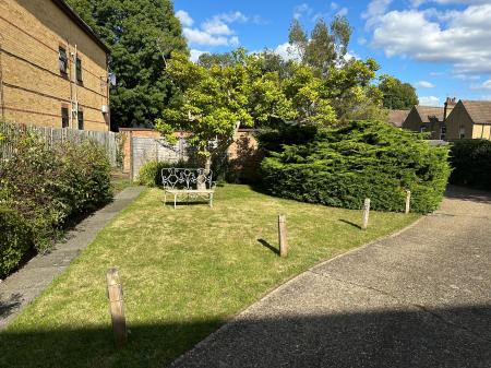 1 bedroom Flat to let in Sidcup Hill, Bexley, Sidcup, DA14