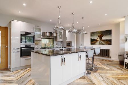 5 bedroom Semi-detached house for sale in Hambledown Road, Bexley, Sidcup, DA15