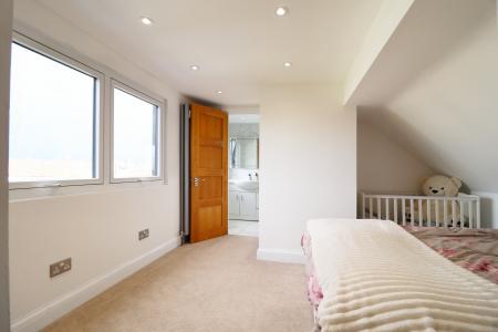 5 bedroom Semi-detached house for sale in Hambledown Road, Bexley, Sidcup, DA15