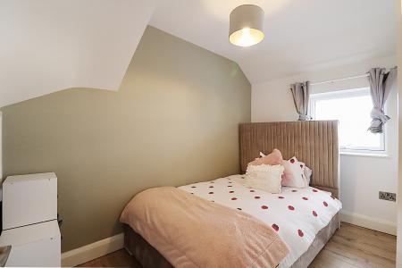 5 bedroom Semi-detached house for sale in Hambledown Road, Bexley, Sidcup, DA15