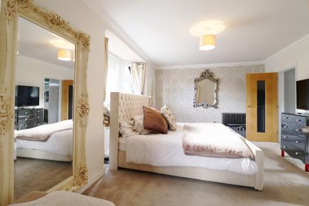 5 bedroom Semi-detached house for sale in Hambledown Road, Bexley, Sidcup, DA15