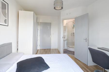 2 bedroom Flat for sale in Constance Grove, Dartford, DA1