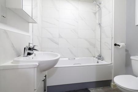 2 bedroom Flat for sale in Constance Grove, Dartford, DA1