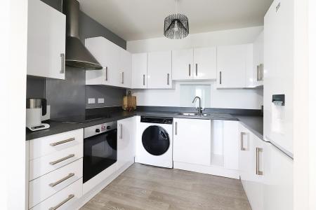 2 bedroom Flat for sale in Constance Grove, Dartford, DA1