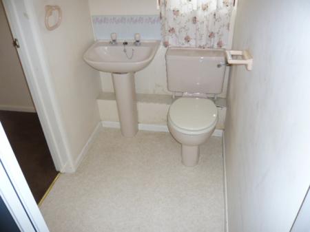 2 bedroom Flat to let in Haig Gardens, Gravesend, DA12