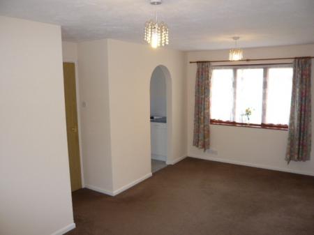 2 bedroom Flat to let in Haig Gardens, Gravesend, DA12