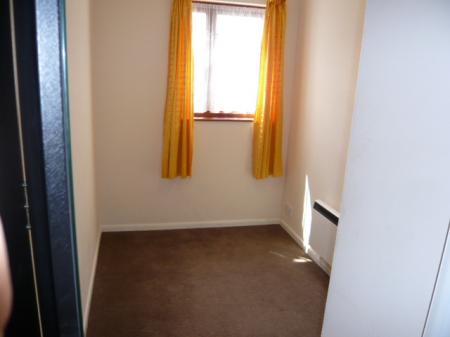 2 bedroom Flat to let in Haig Gardens, Gravesend, DA12