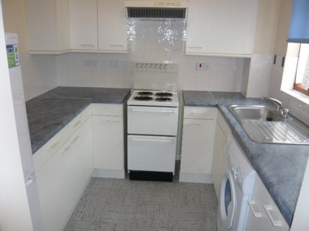 2 bedroom Flat to let in Haig Gardens, Gravesend, DA12