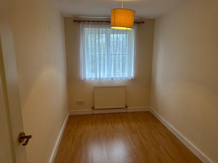 2 bedroom Flat to let in Ruskin Drive, Welling, DA16
