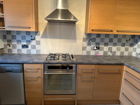 2 bedroom Flat to let in Ruskin Drive, Welling, DA16