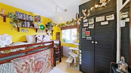 6 bedroom Semi-detached house for sale in Hambledown Road, Sidcup, DA15