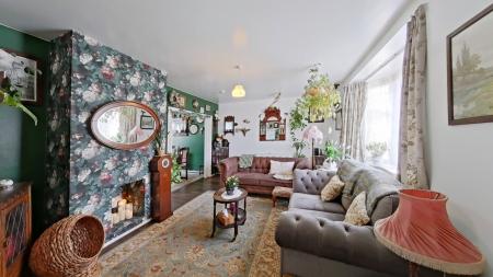 6 bedroom Semi-detached house for sale in Hambledown Road, Sidcup, DA15
