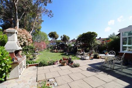 6 bedroom Semi-detached house for sale in Hambledown Road, Sidcup, DA15