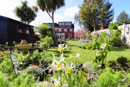 6 bedroom Semi-detached house for sale in Hambledown Road, Sidcup, DA15