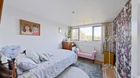 6 bedroom Semi-detached house for sale in Hambledown Road, Sidcup, DA15