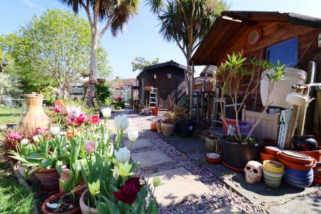 6 bedroom Semi-detached house for sale in Hambledown Road, Sidcup, DA15