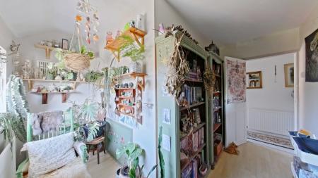 6 bedroom Semi-detached house for sale in Hambledown Road, Sidcup, DA15