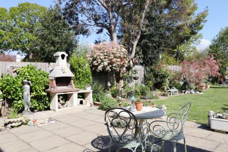 6 bedroom Semi-detached house for sale in Hambledown Road, Sidcup, DA15