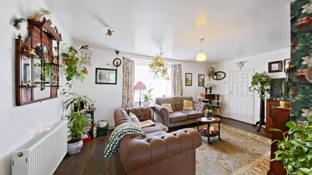 6 bedroom Semi-detached house for sale in Hambledown Road, Sidcup, DA15