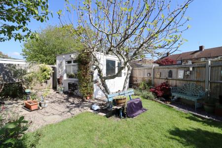 6 bedroom Semi-detached house for sale in Hambledown Road, Sidcup, DA15