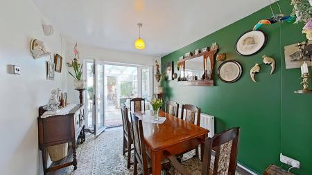 6 bedroom Semi-detached house for sale in Hambledown Road, Sidcup, DA15