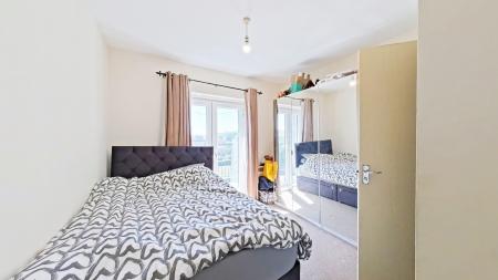 2 bedroom Flat for sale in Critchley Avenue, Dartford, DA1