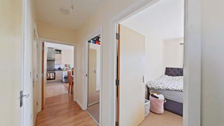 2 bedroom Flat for sale in Critchley Avenue, Dartford, DA1
